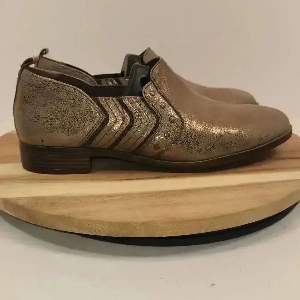 Clarks Women's Trish Bell Bootie Size 9M Copper Color